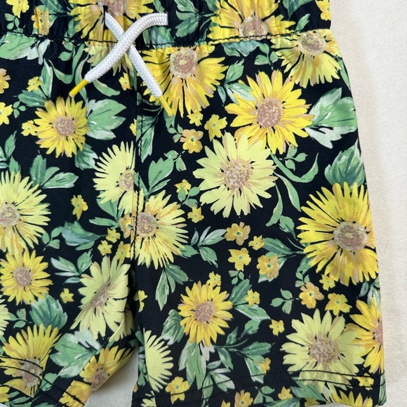 NWOT Old Navy Boys’ Floral Swim Trunks Size 3T - Picture 2 of 6